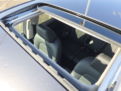 Certified 2024 Honda HR-V EX-L image 3