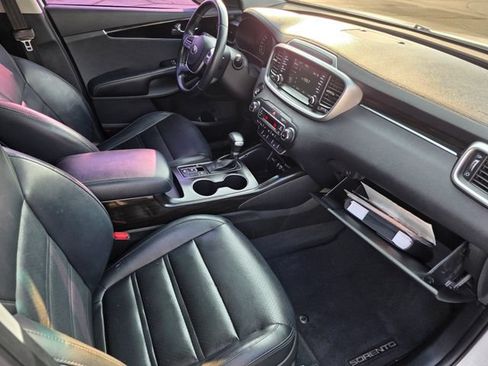 Used 2020 Kia Sorento EX FWD image 45