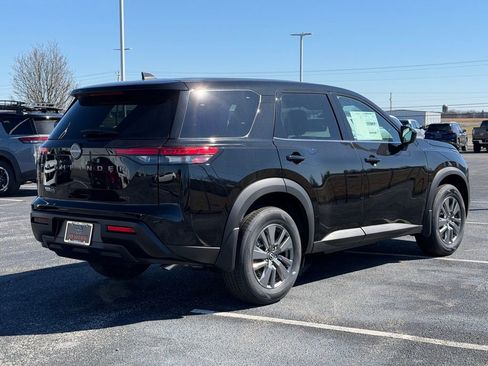 New 2026 Nissan Pathfinder S image 4