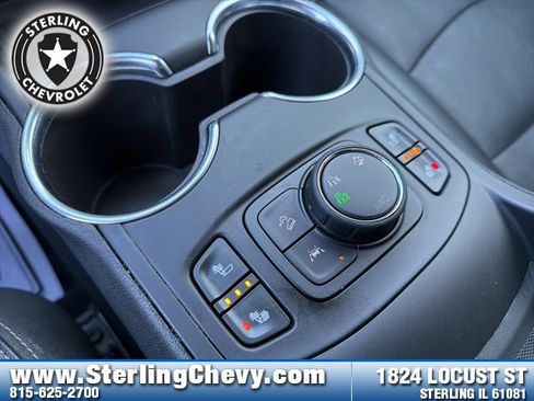 Used 2023 GMC Terrain SLT image 19