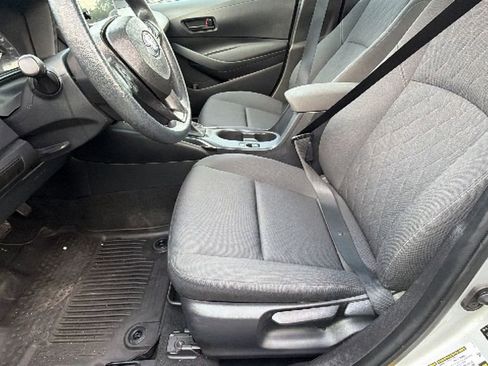 Used 2023 Toyota Corolla LE FWD image 9
