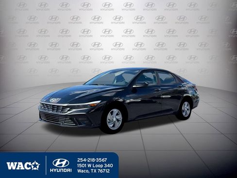 New 2026 Hyundai Elantra SE image 2