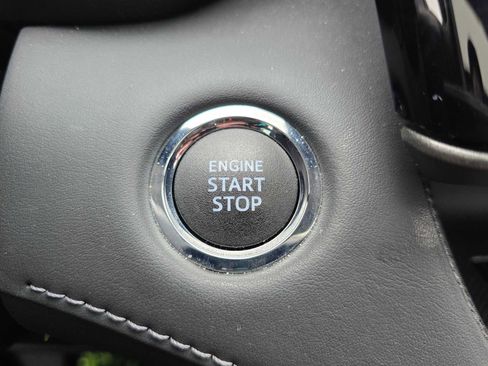 Used 2022 Toyota Highlander Limited image 39