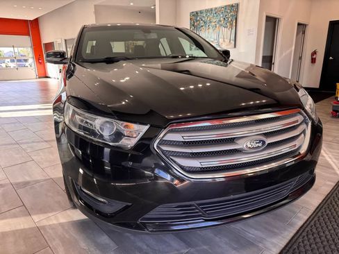 Used 2014 Ford Taurus SEL w/ Equipment Group 201A FWD image 4