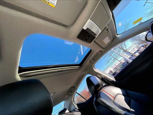 Certified 2021 Nissan Sentra SR w/ SR Premium Package image 22