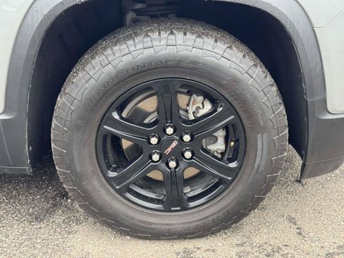 Used 2023 GMC Acadia AT4 w/ Technology Package AWD/4WD image 8