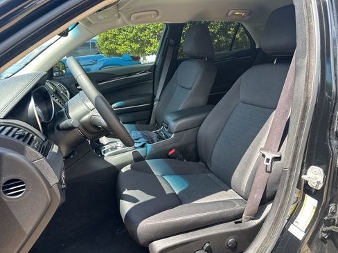 Used 2023 Chrysler 300 Touring w/ Sport Appearance Package RWD image 10