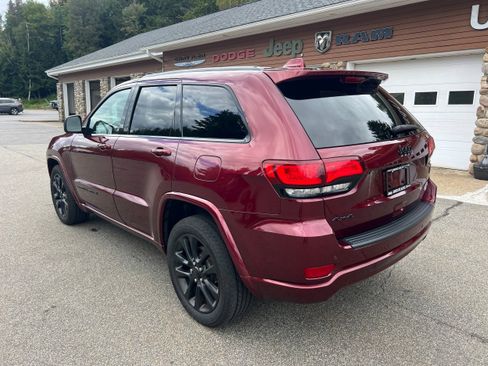 Used 2020 Jeep Grand Cherokee Altitude AWD/4WD image 7