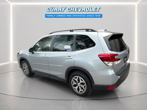 Used 2023 Subaru Forester Premium AWD/4WD image 10