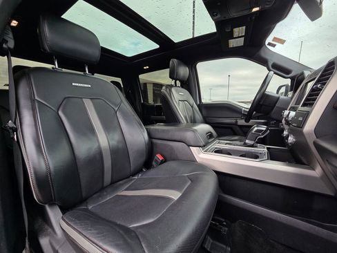Used 2018 Ford F150 Platinum w/ Equipment Group 701A Luxury AWD/4WD image 29