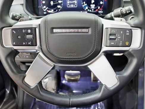 Used 2024 Land Rover Discovery Dynamic SE AWD/4WD image 15