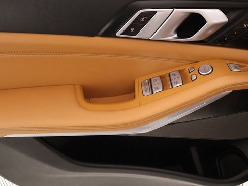 Used 2024 BMW X7 xDrive40i image 18