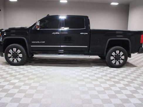 Used 2019 GMC Sierra 2500 Denali w/ LPO, Protection Package AWD/4WD image 8