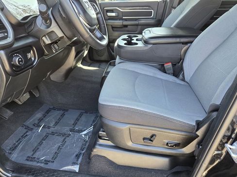 Used 2024 RAM 2500 Big Horn w/ Bed Utility Group image 19