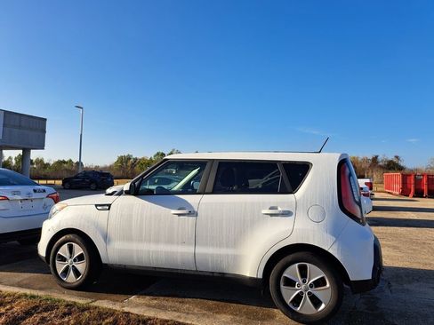 Used 2016 Kia Soul image 6
