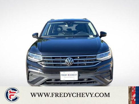 Used 2024 Volkswagen Tiguan SE AWD/4WD image 9
