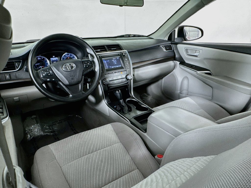 Used 2017 Toyota Camry LE FWD image 25