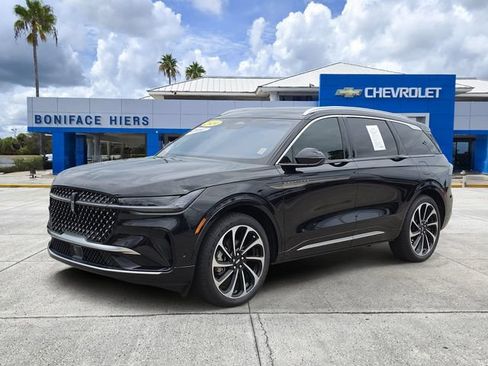 Used 2024 Lincoln Nautilus Black Label AWD/4WD image 2
