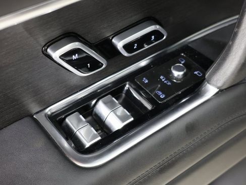 Used 2022 Land Rover Range Rover Long Wheelbase First Edition image 23