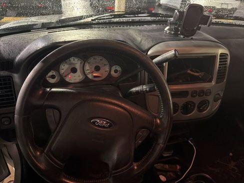 Used 2003 Ford Escape Limited FWD image 17
