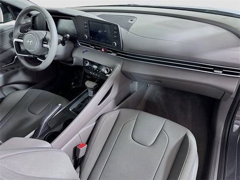 Certified 2025 Hyundai Elantra Sport image 30