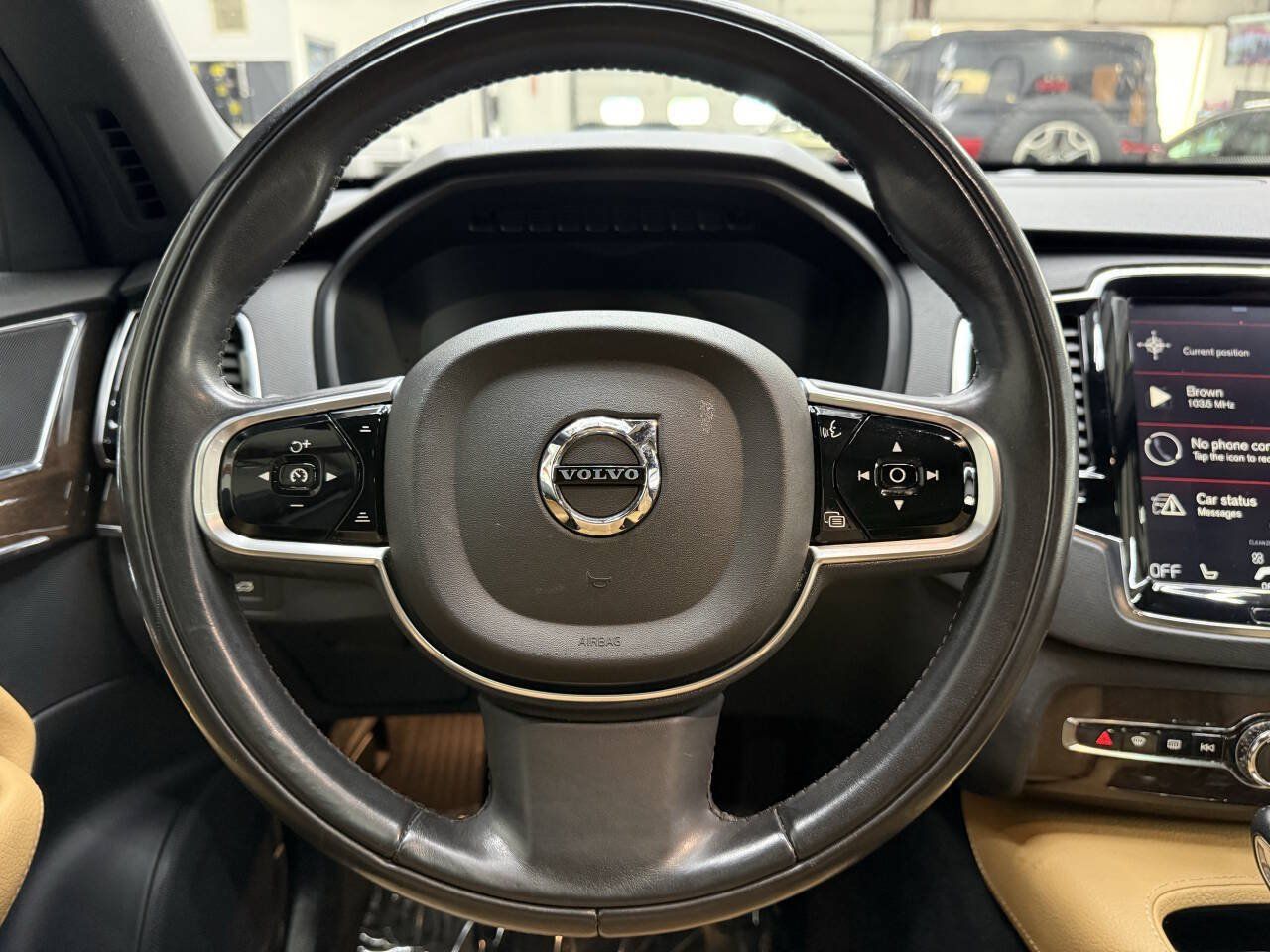 Used 2016 Volvo XC90 T6 Momentum w/ Momentum Plus Package AWD/4WD image 23