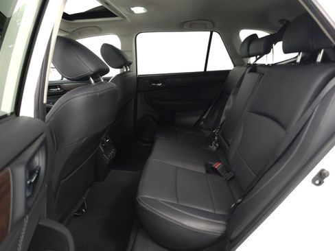 Used 2019 Subaru Outback 2.5i Limited w/ Popular Package #2 AWD/4WD image 5