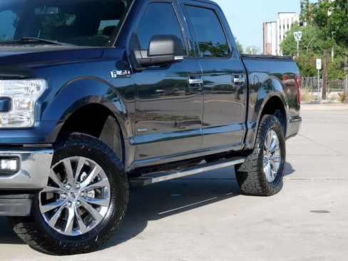 Used 2017 Ford F150 XLT w/ Equipment Group 302A Luxury image 9