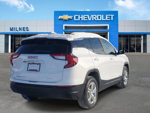 Used 2023 GMC Terrain SLE w/ Driver Convenience Package image 5