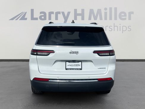 Used 2023 Jeep Grand Cherokee L Laredo image 4