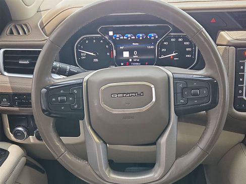 Used 2021 GMC Yukon Denali w/ Denali Premium Package RWD image 14