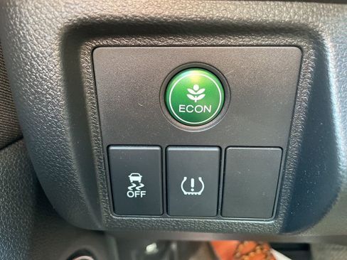 Used 2017 Honda HR-V EX image 12