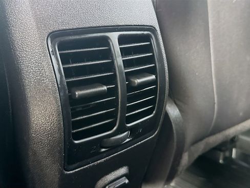 Used 2019 Ford Escape SE image 30