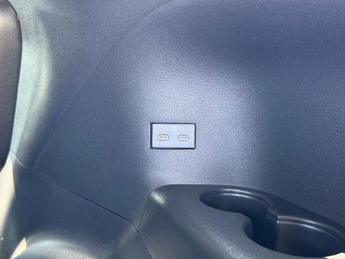 Used 2025 Toyota Sienna XSE AWD/4WD image 34