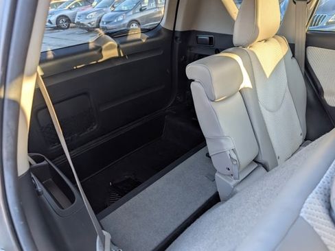 Used 2014 Toyota RAV4 EV image 21