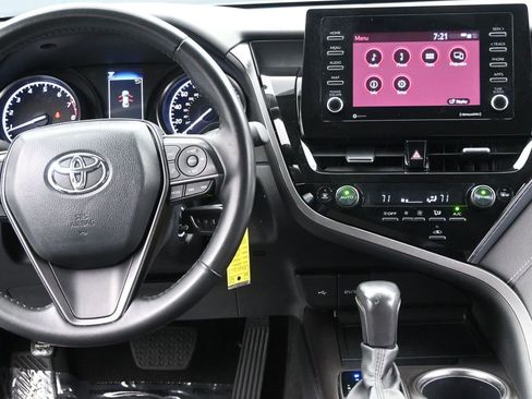 Used 2024 Toyota Camry SE image 15