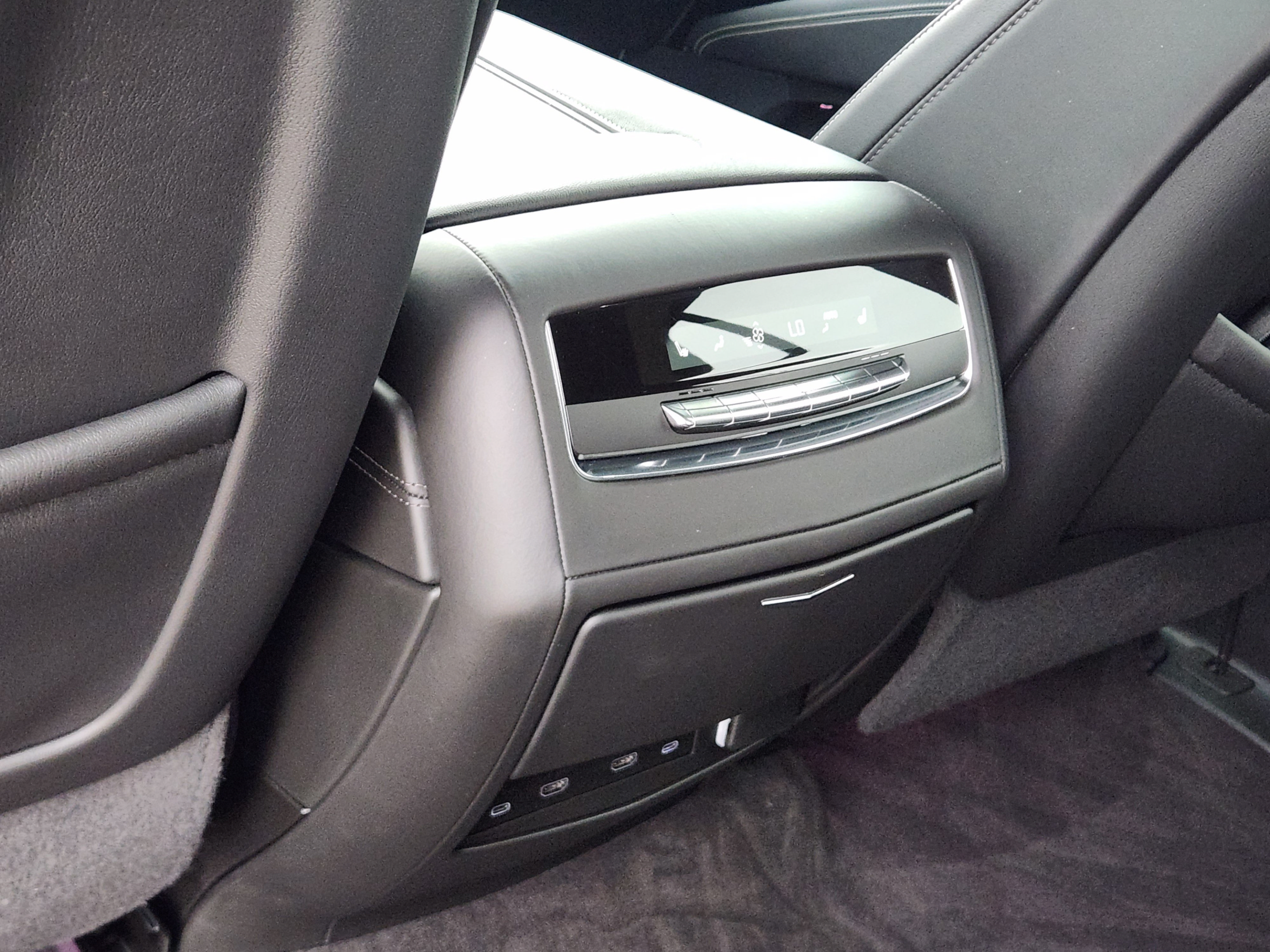 Used 2025 Cadillac Escalade Sport Platinum AWD/4WD image 28
