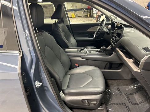 Used 2024 Toyota Grand Highlander AWD image 10