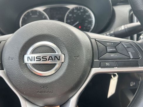 Used 2022 Nissan Versa S FWD image 25