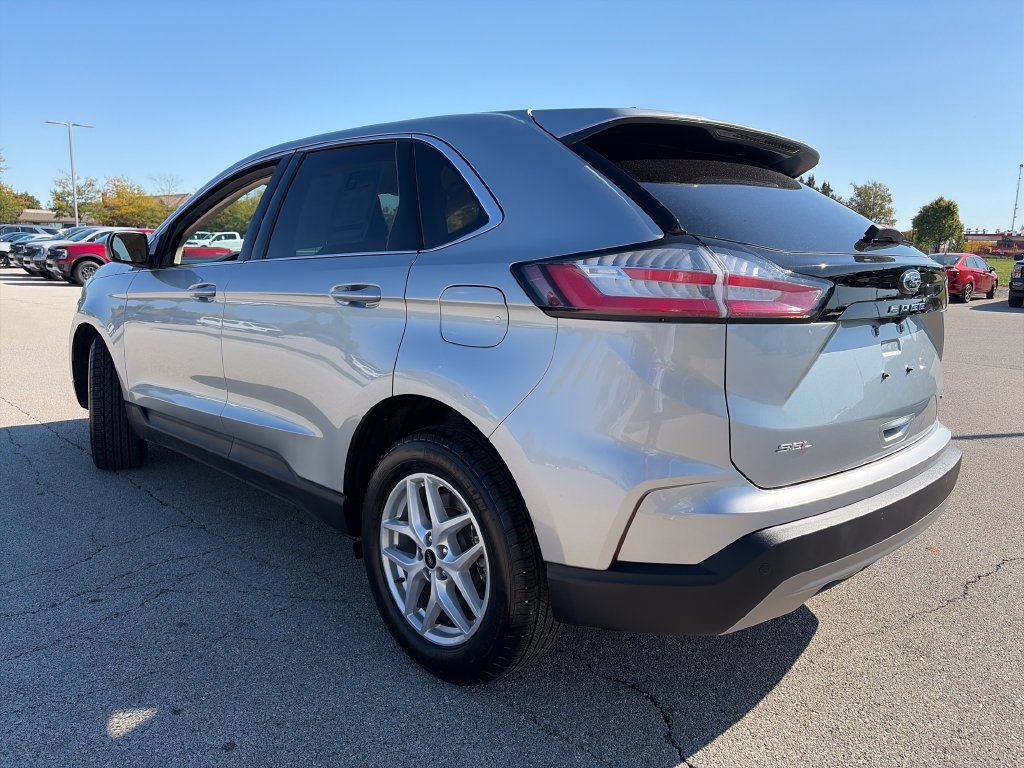 Used 2024 Ford Edge SEL w/ Convenience Package AWD/4WD image 5