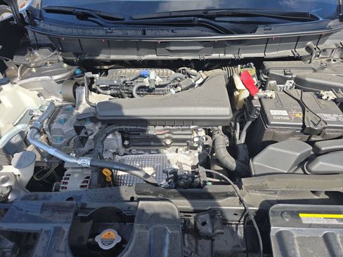 Used 2020 Nissan Rogue SV image 15