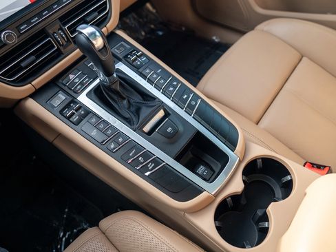 Certified 2020 Porsche Macan image 21