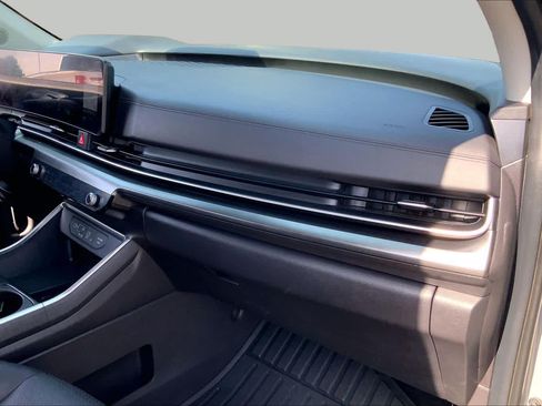 Used 2025 Kia Carnival SX Prestige FWD image 19