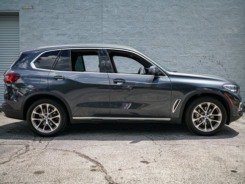 Used 2022 BMW X5 xDrive40i w/ Premium Package image 17