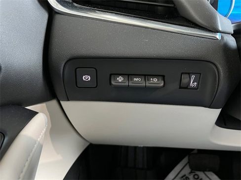 Used 2022 Buick Enclave Avenir w/ Avenir Technology Package image 19