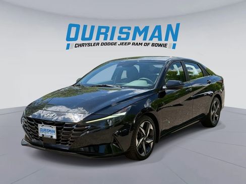 Used 2022 Hyundai Elantra SEL w/ Convenience + Premium Package FWD image 5