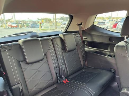 Certified 2025 Volkswagen Atlas SE w/ Panoramic Sunroof Package image 11