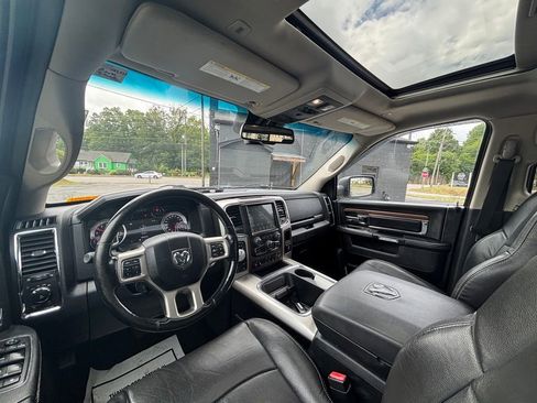 Used 2017 RAM 1500 Laramie w/ Convenience Group AWD/4WD image 12