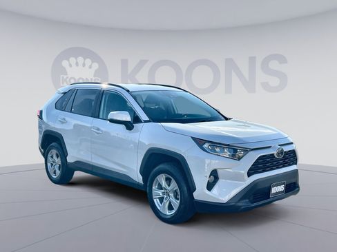 Used 2020 Toyota RAV4 XLE image 10