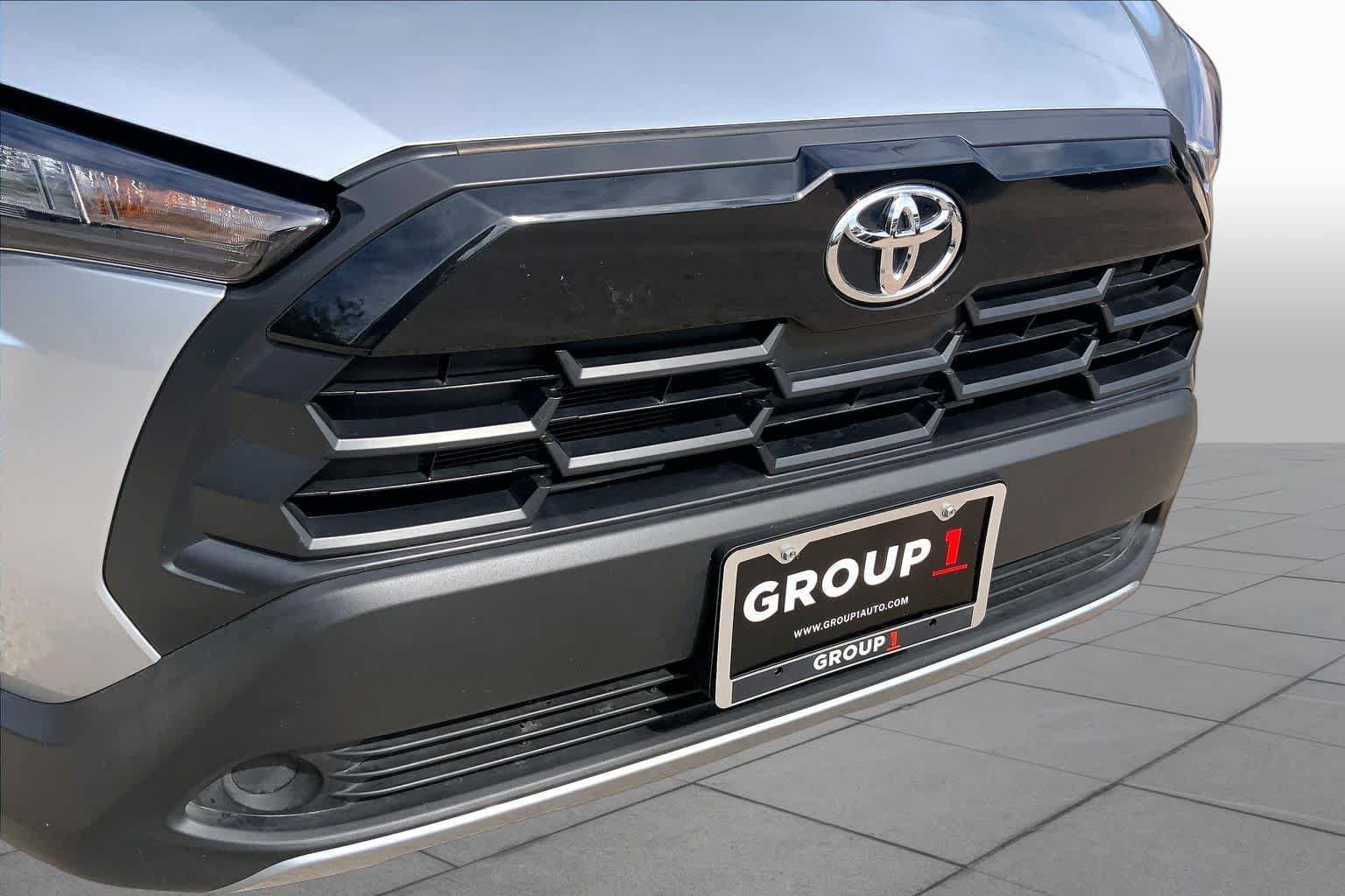 Used 2026 Toyota Corolla Cross LE FWD image 29